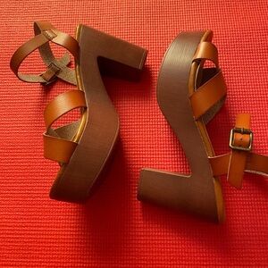 NWOT JustFab Women's Tan Sandals